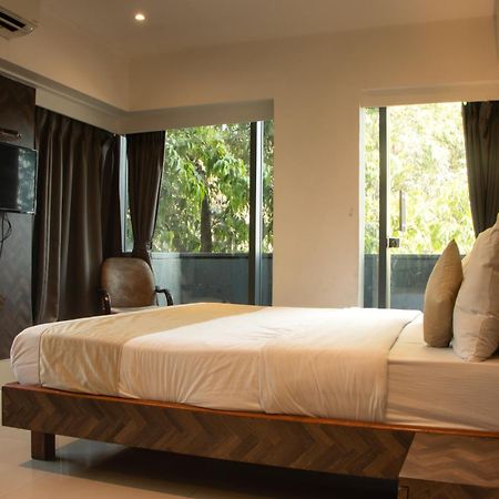 J R Residency Hotel Navi Mumbai Exterior photo