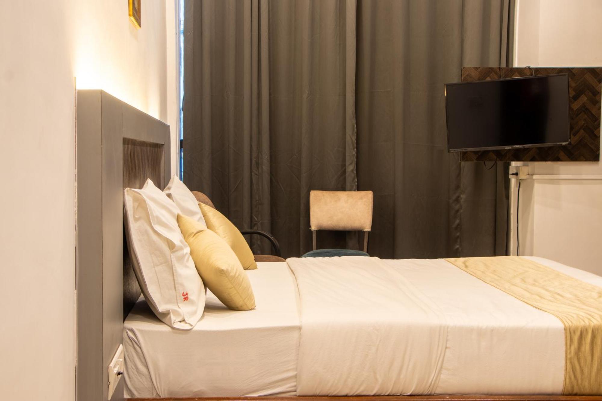 J R Residency Hotel Navi Mumbai Exterior photo