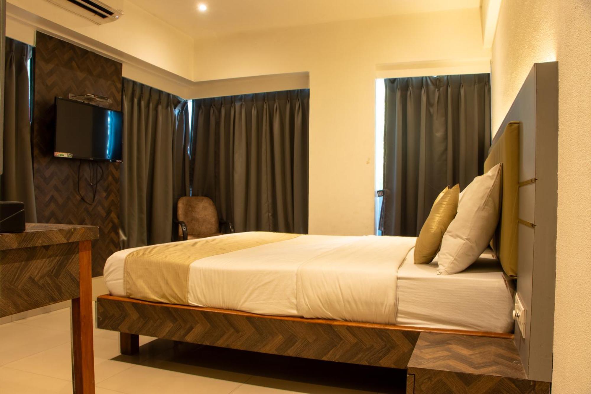 J R Residency Hotel Navi Mumbai Exterior photo