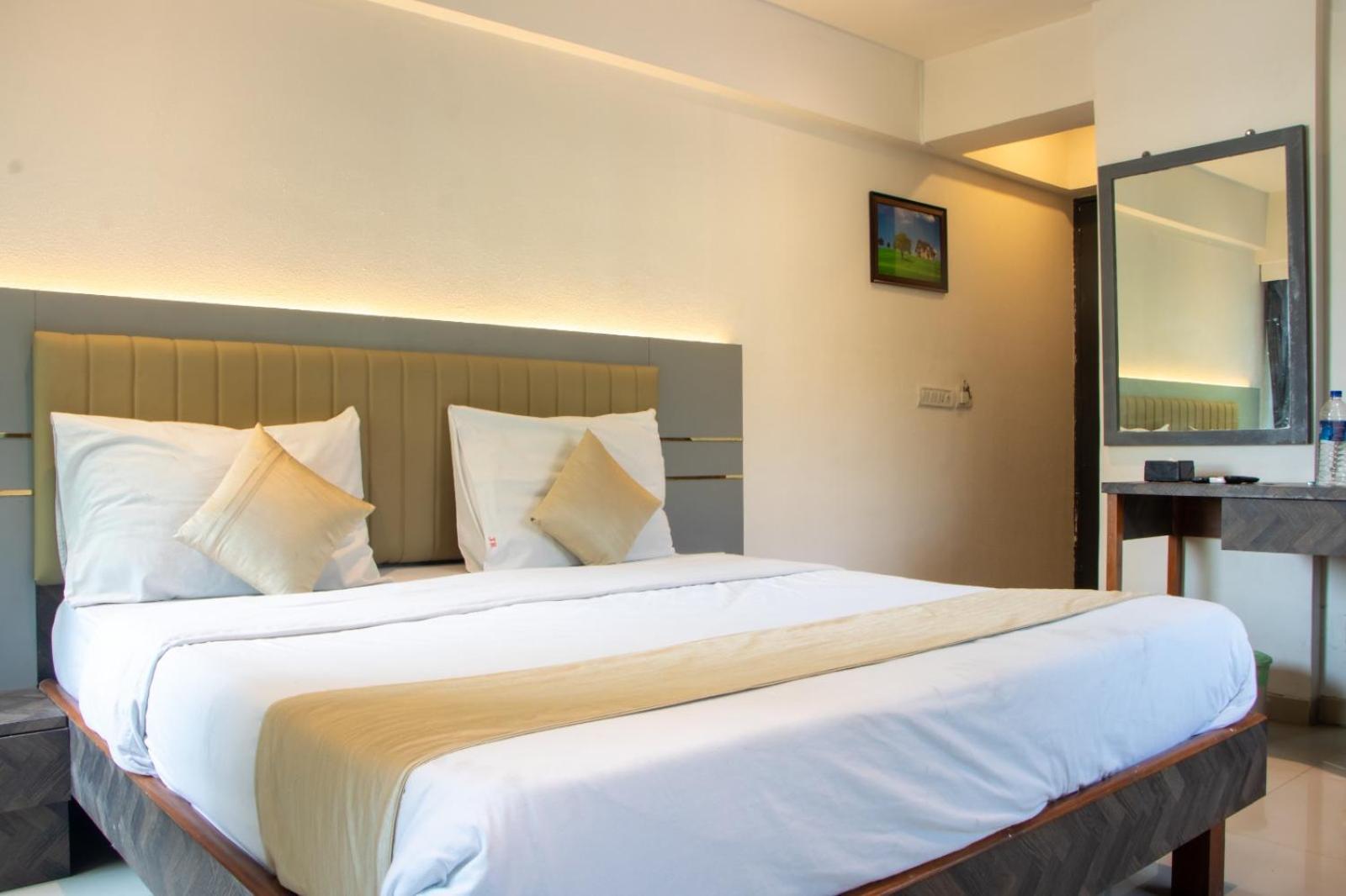 J R Residency Hotel Navi Mumbai Exterior photo