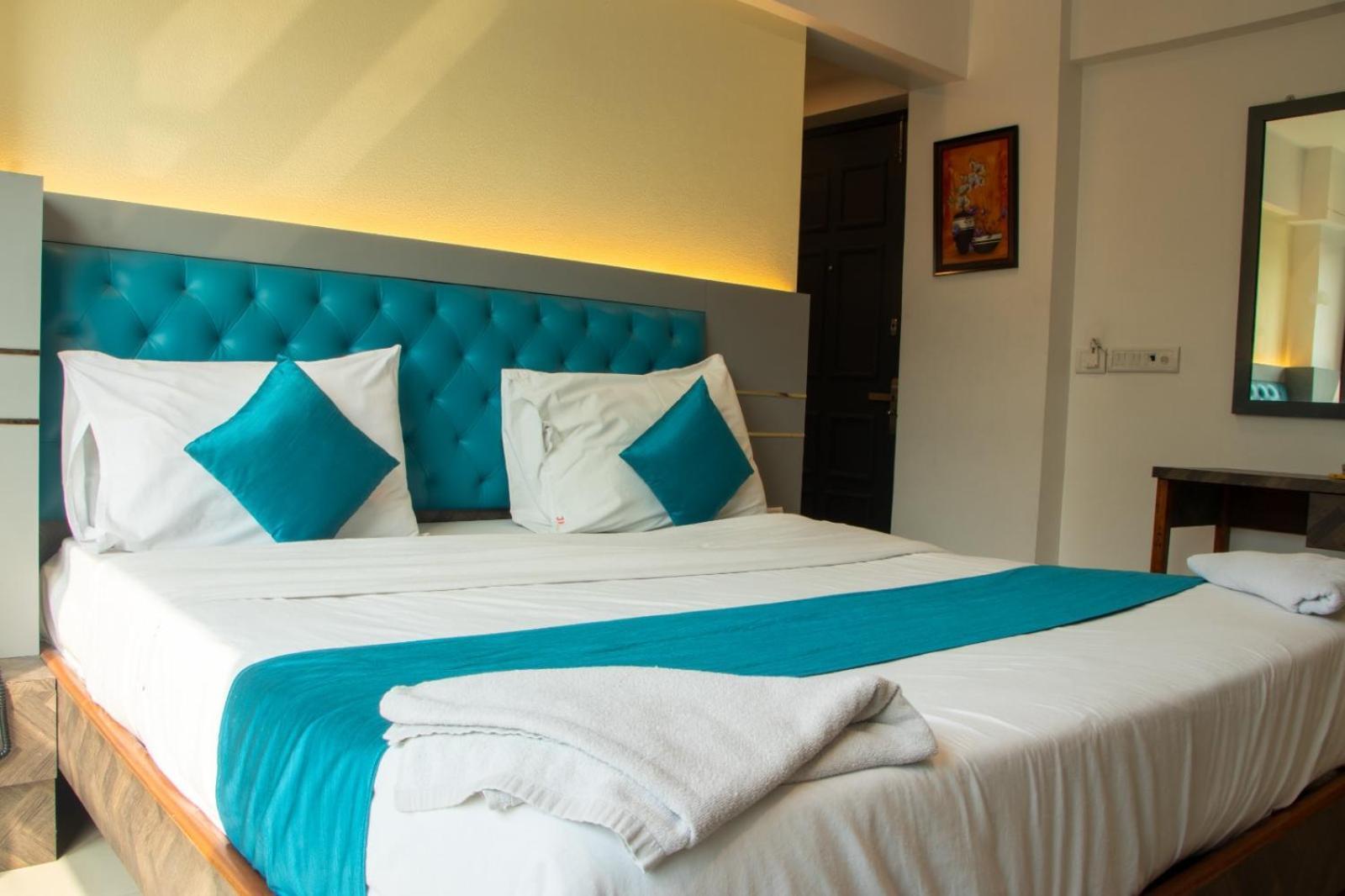 J R Residency Hotel Navi Mumbai Exterior photo