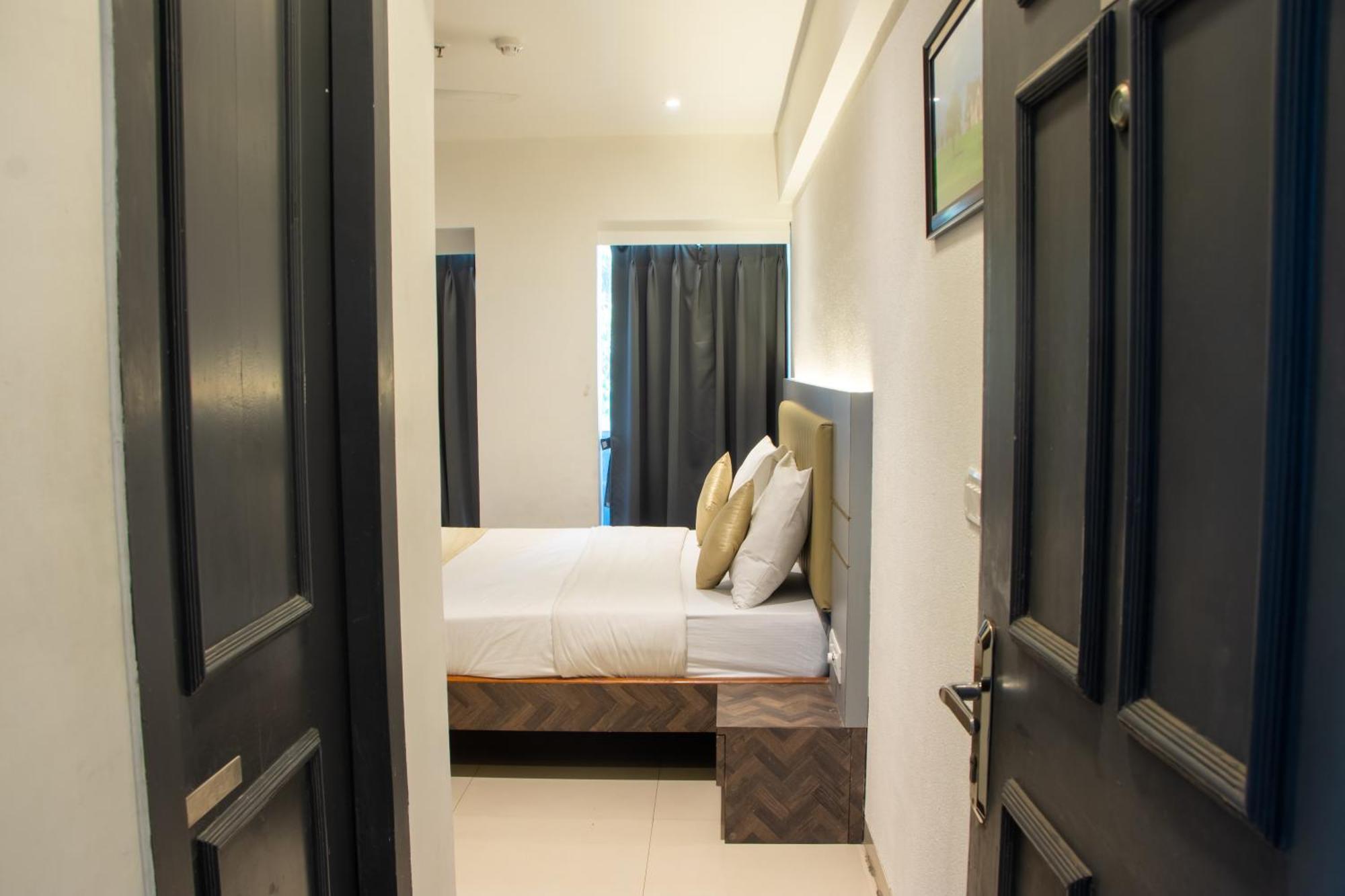 J R Residency Hotel Navi Mumbai Exterior photo